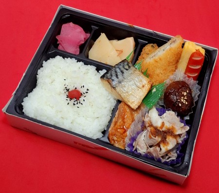 鯖の和風弁当　1185円(税抜)