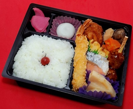 海老天弁当　1852円(税抜)